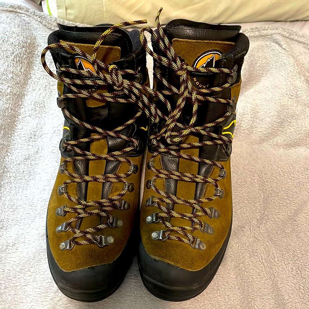 La sportiva karakorum boots, lightly worn, haven’t seen the trails/water